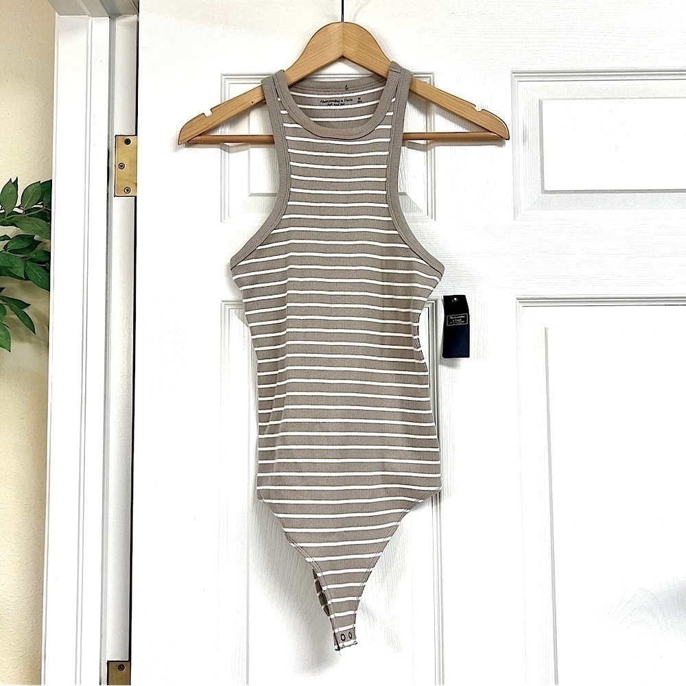 NWT Abercrombie Soft A & F Ribbed Bodysuit Sleeveless Large Taupe White Stripe M